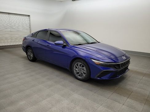 Used 2024 Hyundai Elantra SEL FWD image 11