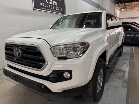 Used 2018 Toyota Tundra SR5 image 2