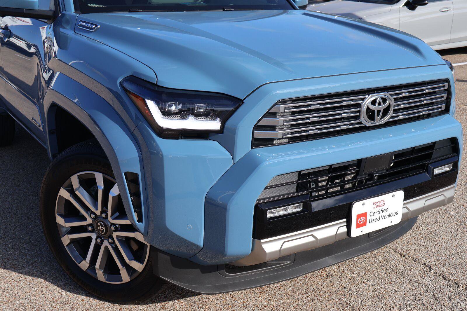 Certified 2025 Toyota 4Runner Limited AWD/4WD image 8