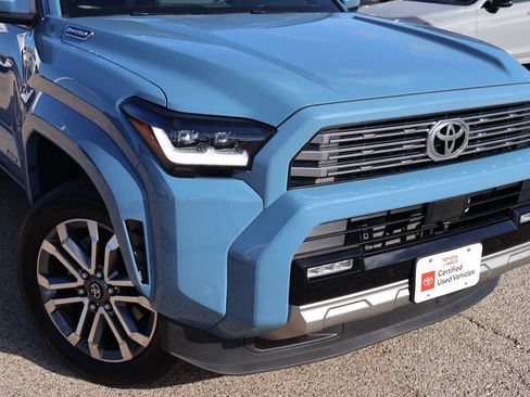 Used 2025 Toyota 4Runner Limited AWD/4WD image 8