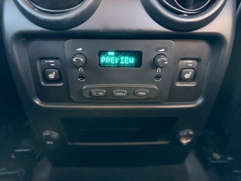 Used 2005 HUMMER H2 SUT w/ Preferred Equipment Group AWD/4WD image 33