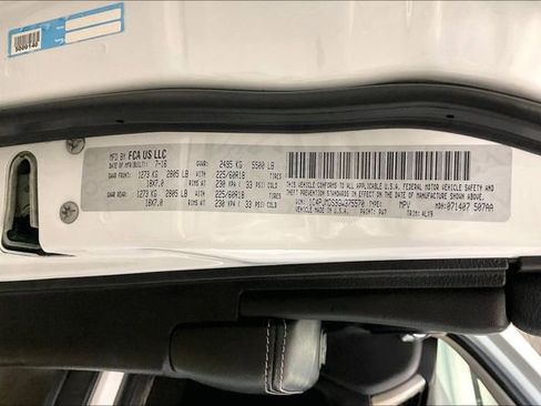 Used 2016 Jeep Cherokee Limited image 35