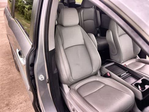 Certified 2024 Honda Odyssey Touring image 12
