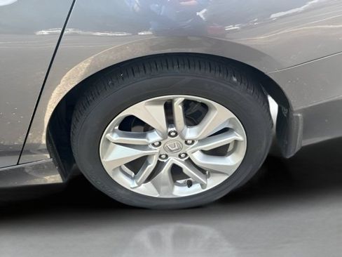 Used 2018 Honda Accord LX image 2