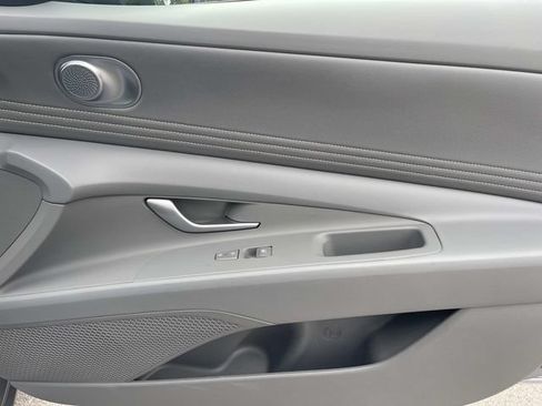 Used 2025 Hyundai Elantra Sport FWD image 23