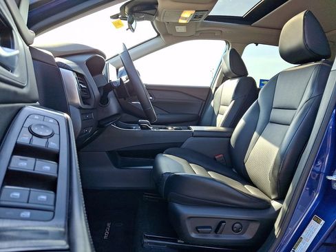 Certified 2023 Nissan Rogue SV w/ SV Premium B Package AWD/4WD image 14