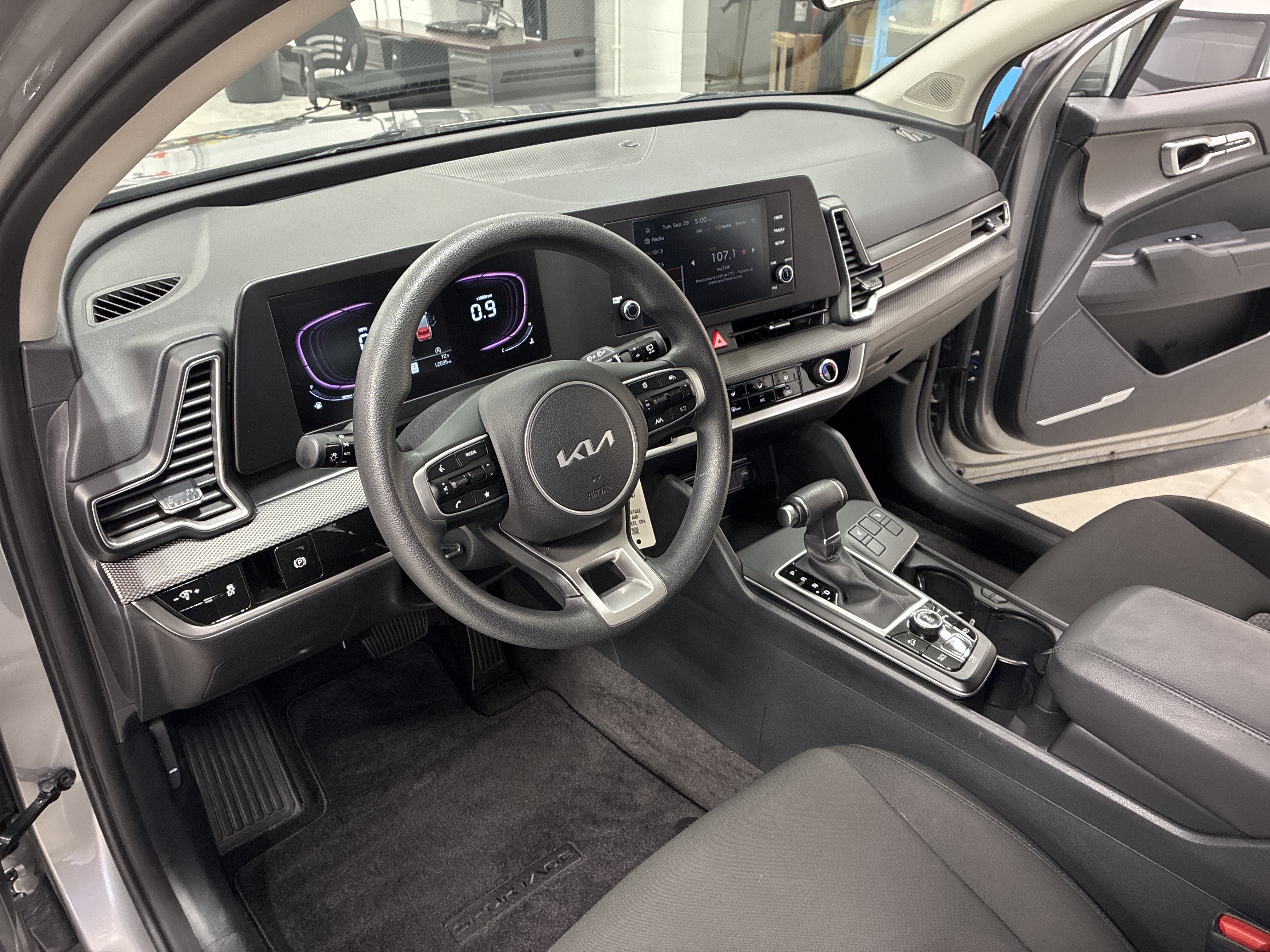Certified 2025 Kia Sportage LX AWD/4WD image 16