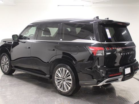 New 2025 INFINITI QX80 Luxe image 3