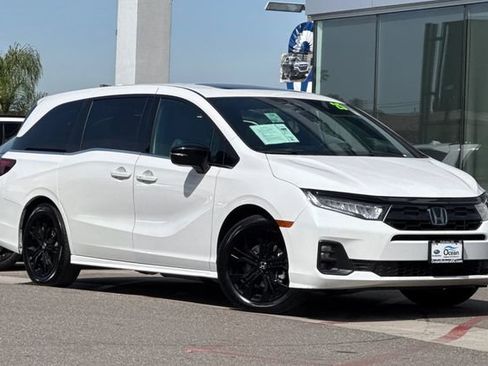 Used 2025 Honda Odyssey Sport-L image 2