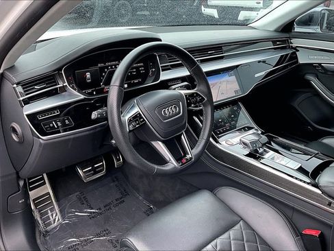 Used 2022 Audi S8 w/ S8 Comfort Plus Package AWD/4WD image 19