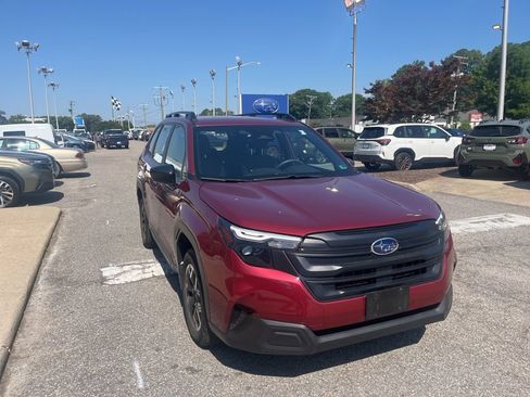 Used 2025 Subaru Forester AWD/4WD image 2