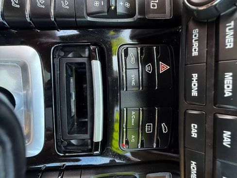 Used 2017 Porsche Cayenne AWD/4WD image 34