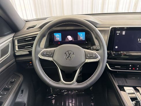 New 2026 Volkswagen Atlas Cross Sport SE FWD image 18