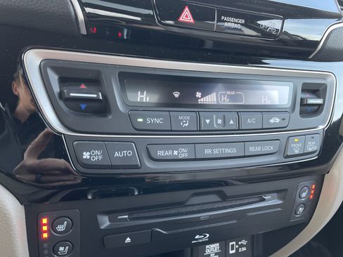 Certified 2022 Honda Pilot Elite image 30