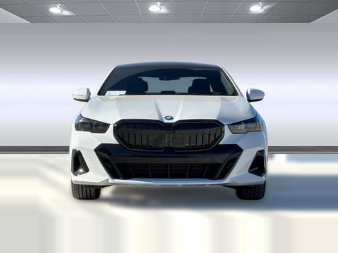 New 2026 BMW 550e xDrive w/ Executive Package AWD/4WD image 5