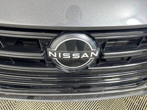 Used 2024 Nissan Versa SR w/ Trunk Package image 9