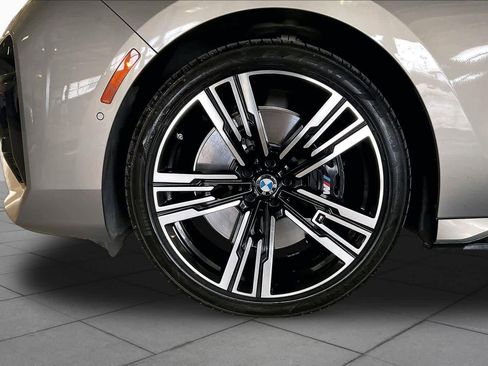 Certified 2024 BMW 760i xDrive AWD/4WD image 10