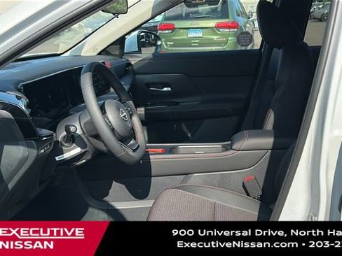 New 2025 Nissan Kicks SR w/ Illumination Package image 10