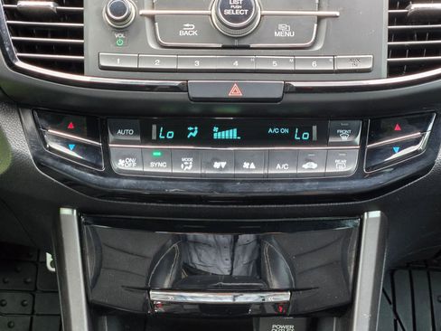 Used 2017 Honda Accord Sport image 15