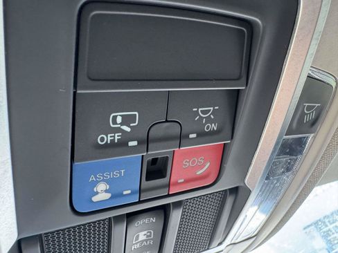 Used 2022 RAM 1500 Laramie AWD/4WD image 43