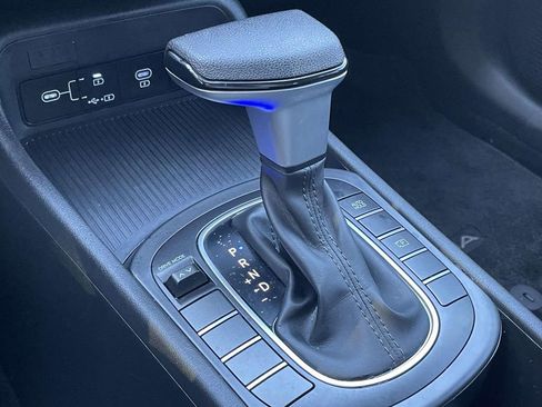 Used 2025 Hyundai Kona SE FWD image 30