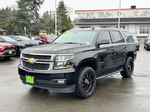 Used 2018 Chevrolet Tahoe LT w/ Luxury Package image 3