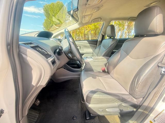 Used 2014 Toyota Prius V Five FWD image 31