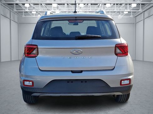 Used 2023 Hyundai Venue SEL image 5