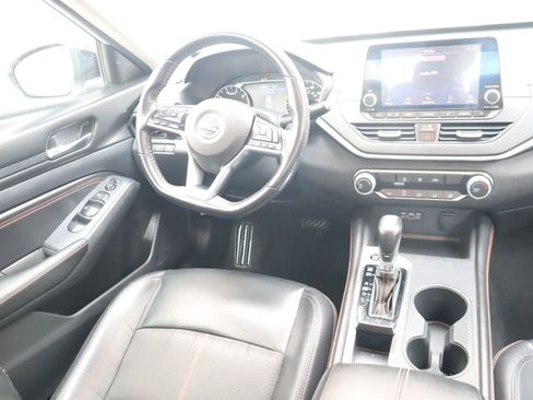 Used 2020 Nissan Altima 2.5 SR FWD image 29