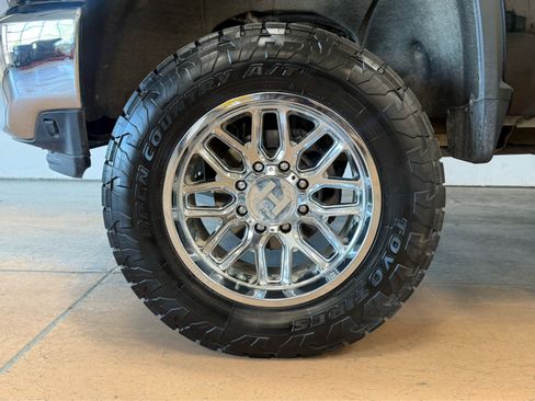 Used 2023 Chevrolet Silverado 2500 LTZ w/ LTZ Convenience Package AWD/4WD image 8