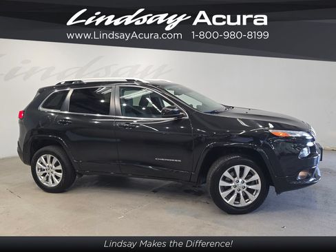 Used 2016 Jeep Cherokee Overland w/ Technology Group AWD/4WD image 3