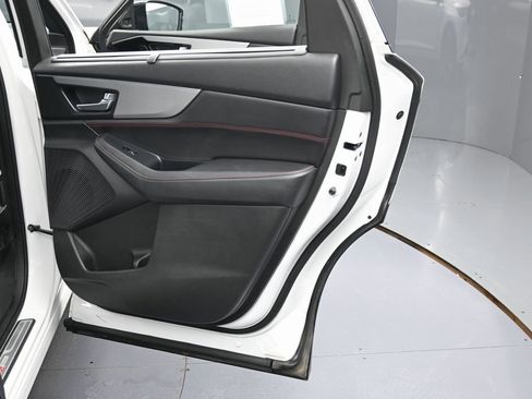 Used 2023 Acura MDX A-Spec image 40