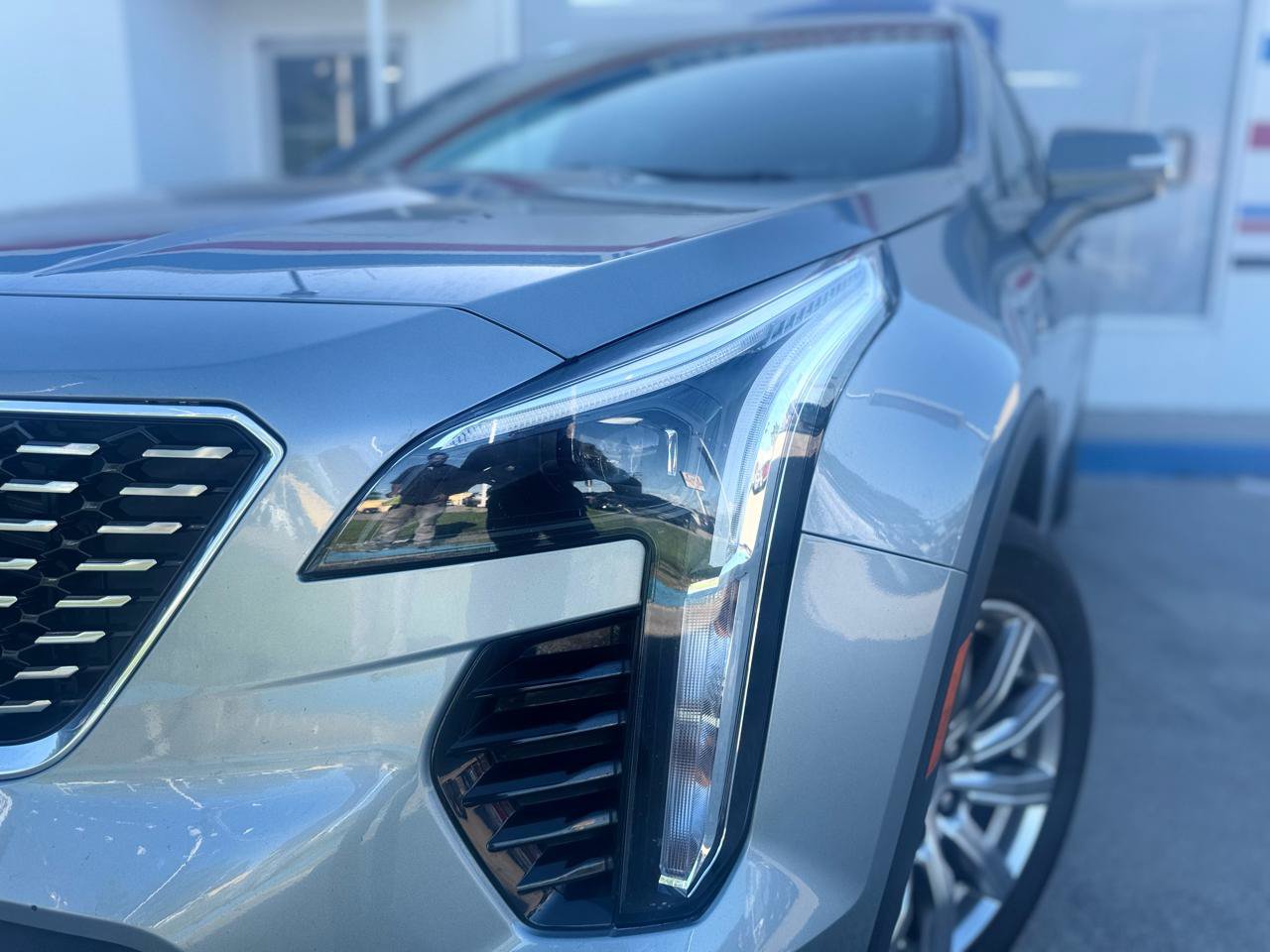 Used 2023 Cadillac XT4 Premium Luxury AWD/4WD image 4