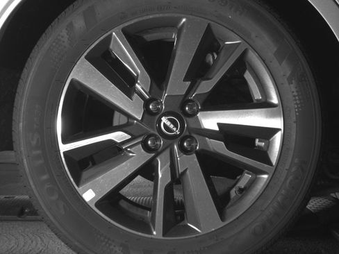 Used 2025 Nissan Versa SV FWD image 15