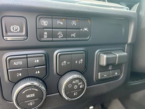 New 2026 Chevrolet Suburban High Country AWD/4WD image 23
