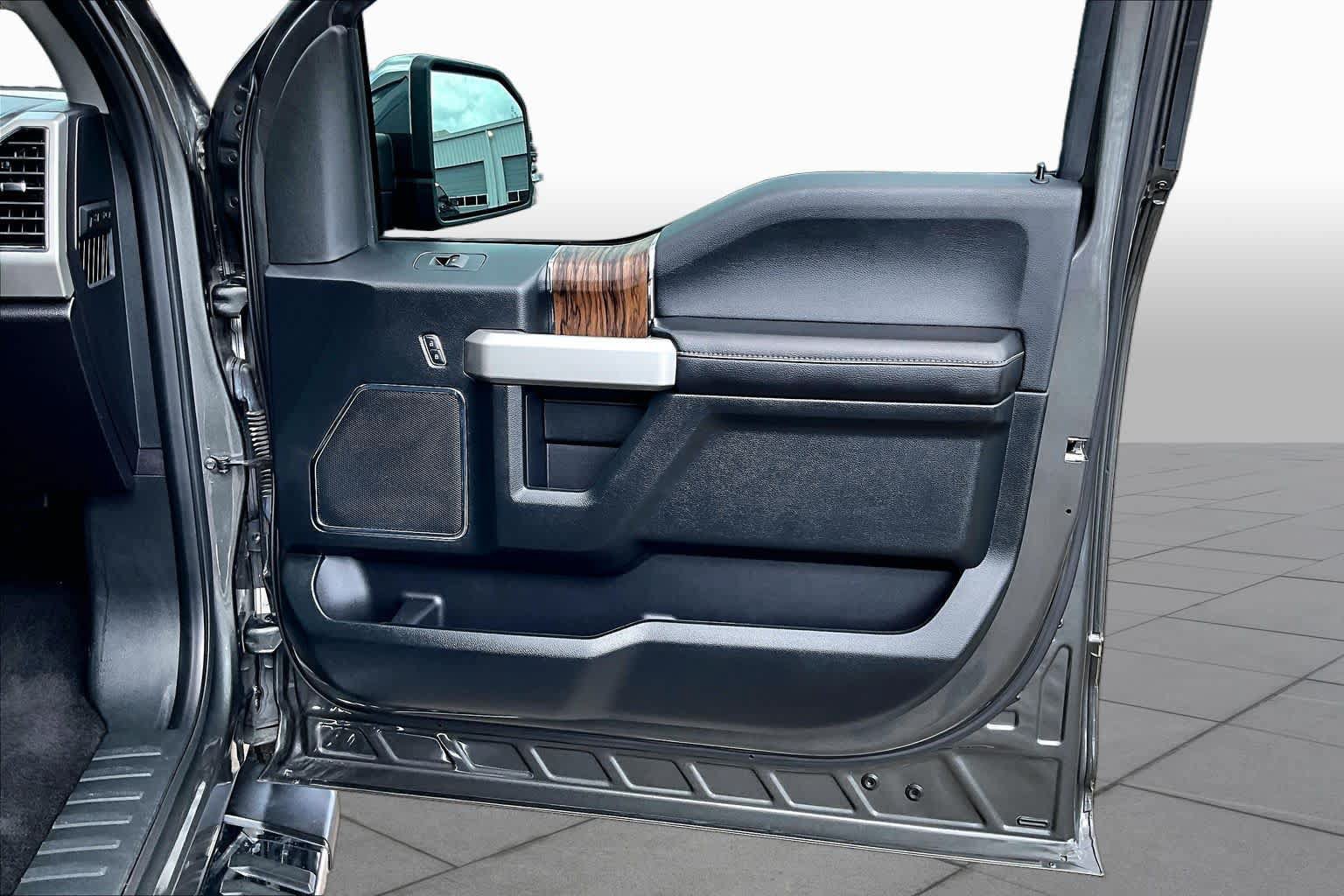 Used 2018 Ford F150 Lariat RWD image 23
