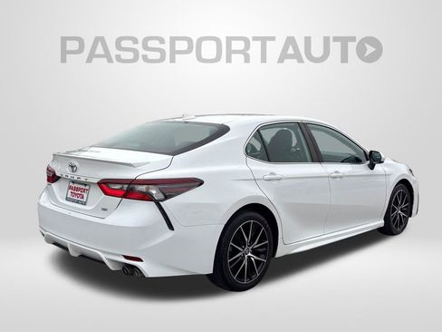 Used 2021 Toyota Camry SE image 7