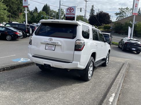 Certified 2024 Toyota 4Runner SR5 Premium w/ Moonroof Package AWD/4WD image 7