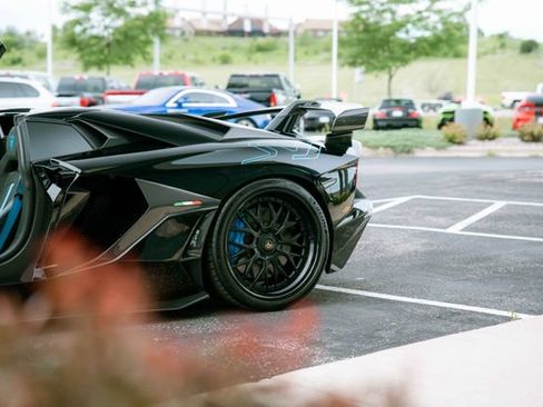 Used 2020 Lamborghini Aventador SVJ AWD/4WD image 44