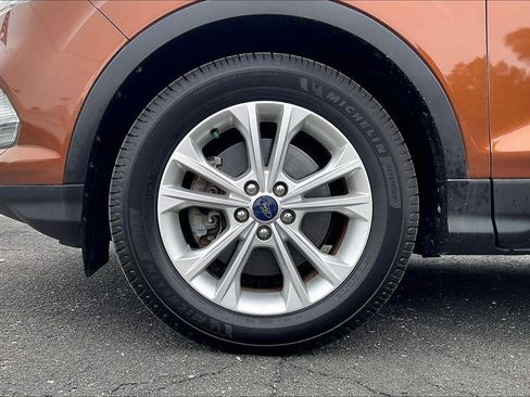 Used 2017 Ford Escape SE AWD/4WD image 9