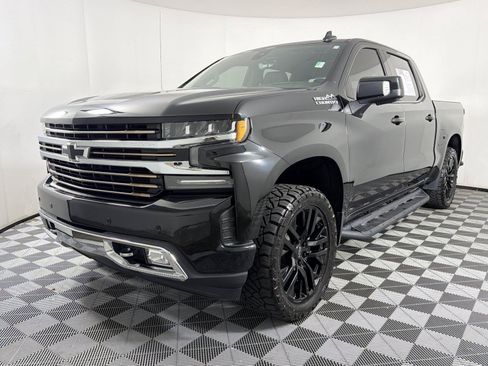 Used 2021 Chevrolet Silverado 1500 High Country w/ Technology Package AWD/4WD image 3
