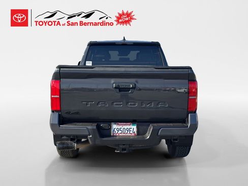 Certified 2025 Toyota Tacoma TRD Off-Road AWD/4WD image 4