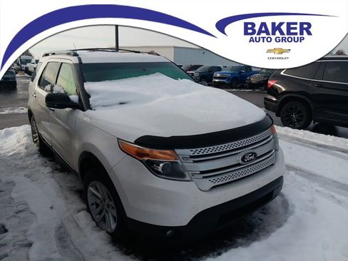 Used 2013 Ford Explorer XLT w/ Class III Trailer Tow Pkg image 1