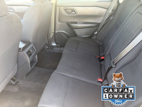 Used 2024 Nissan Rogue S image 18