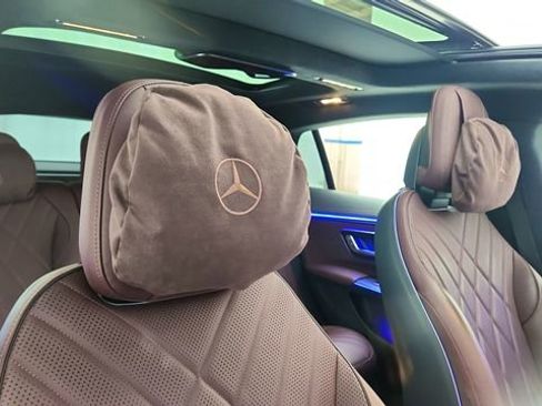 Used 2023 Mercedes-Benz EQS 580 580 image 22