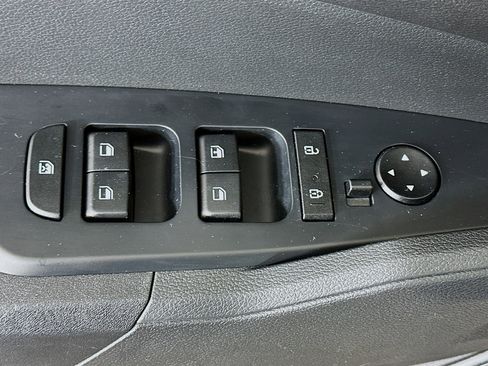 Used 2024 Kia Sportage LX image 15