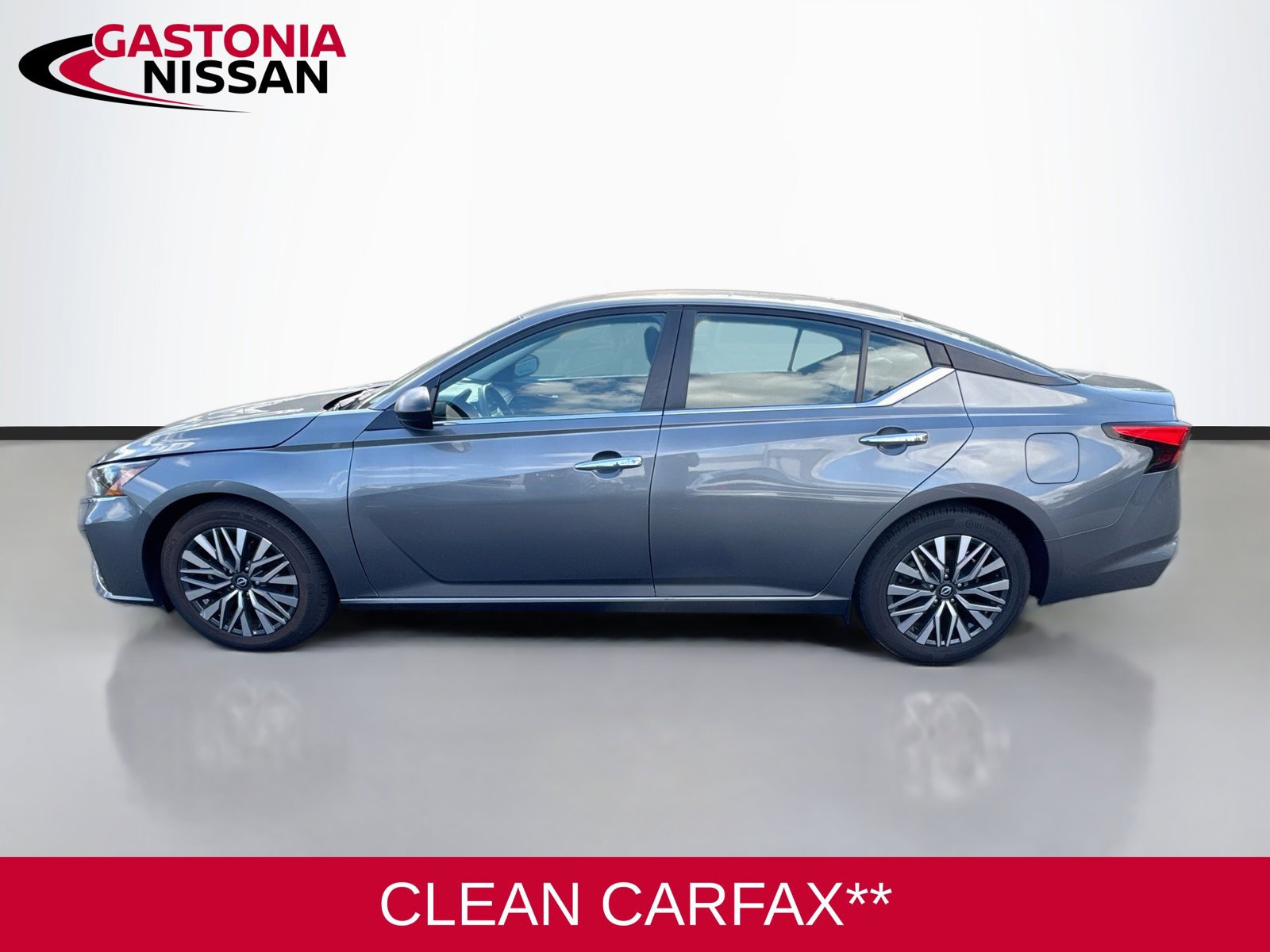 Used 2025 Nissan Altima 2.5 SV FWD image 5