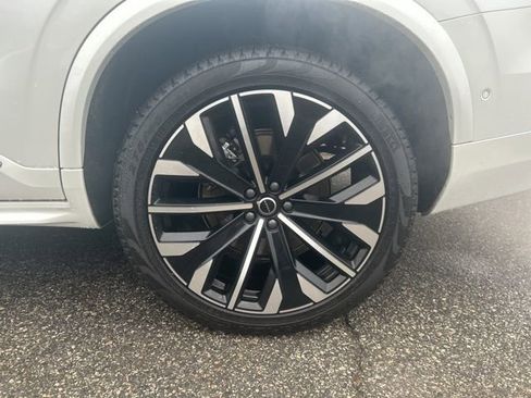 Used 2025 Volvo XC90 B6 Plus image 10
