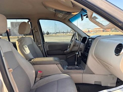Used 2007 Ford Explorer Sport Trac XLT AWD/4WD image 22