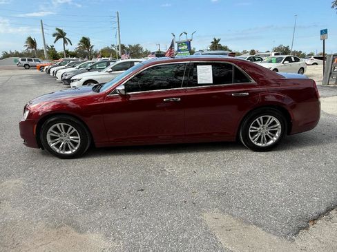 Used 2015 Chrysler 300 C image 4